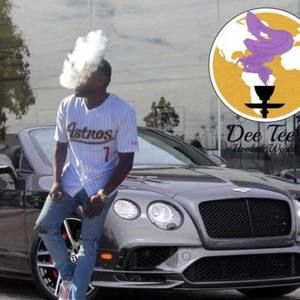 Meet your Posher, Dee